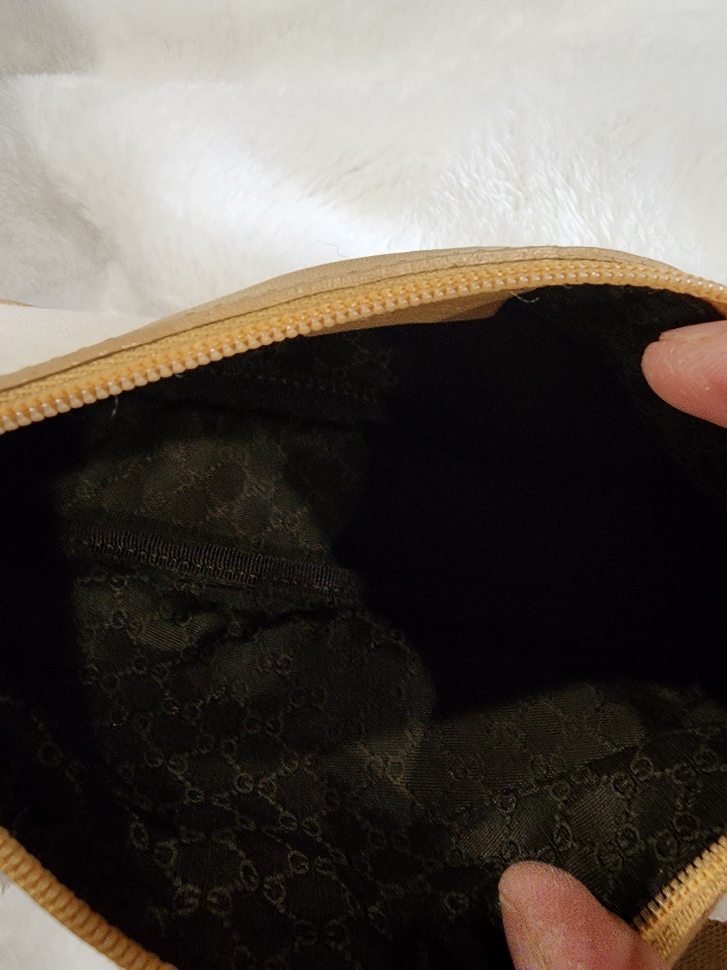 Gucci Canvas/Calfskin Leather Baguette in Cream and Beige
