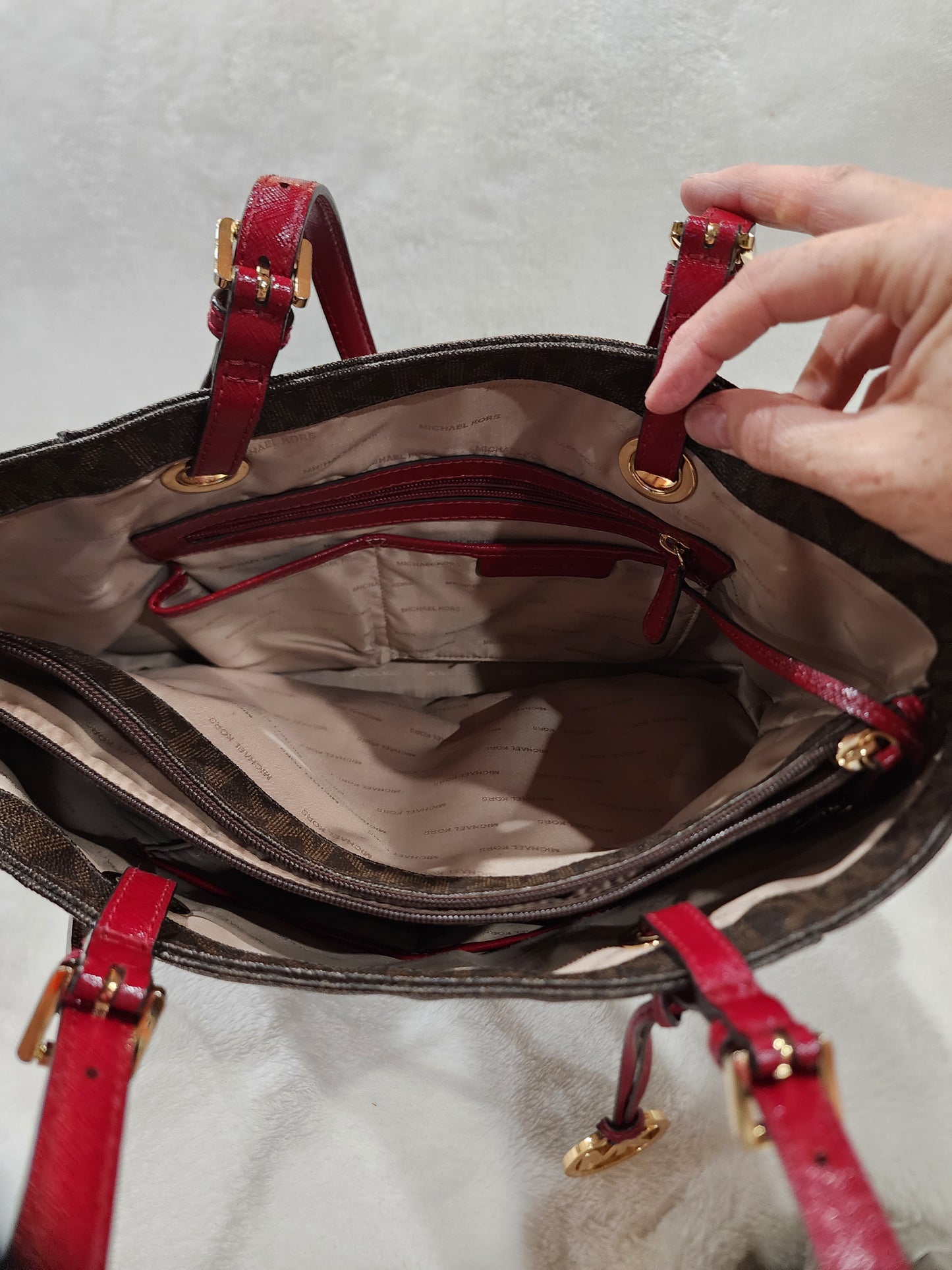 Michael Kors | Jet Set Signature Brown/Cherry Logo Tote
