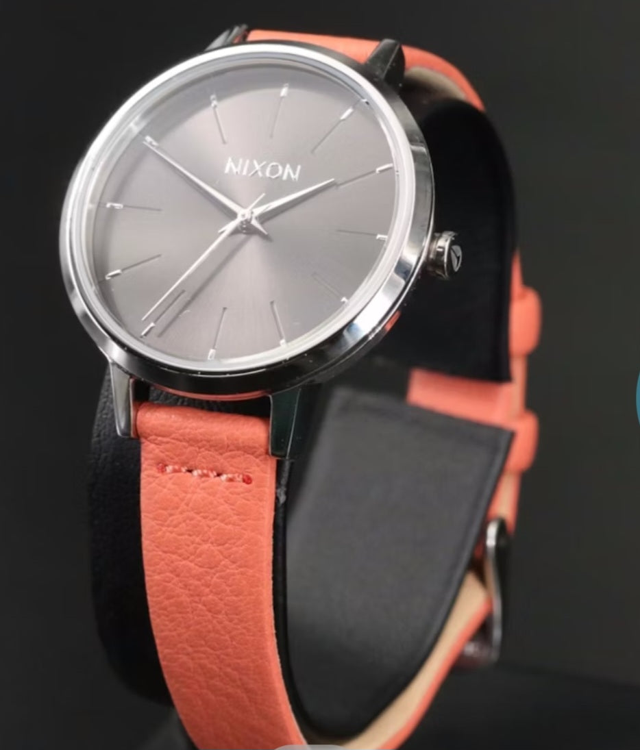 Nixon Medium Kensington 32 mm Stainless Steel Quartz Wristwatch NEW IN BOX